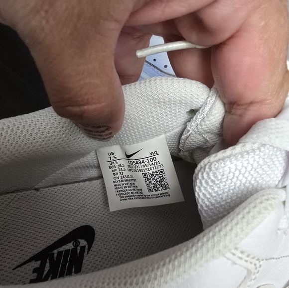 Nike Airforce 1 - Picture 4 of 4